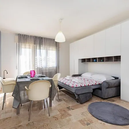 Moderna E Comoda Casa A Mestre Free Park Апартаменты